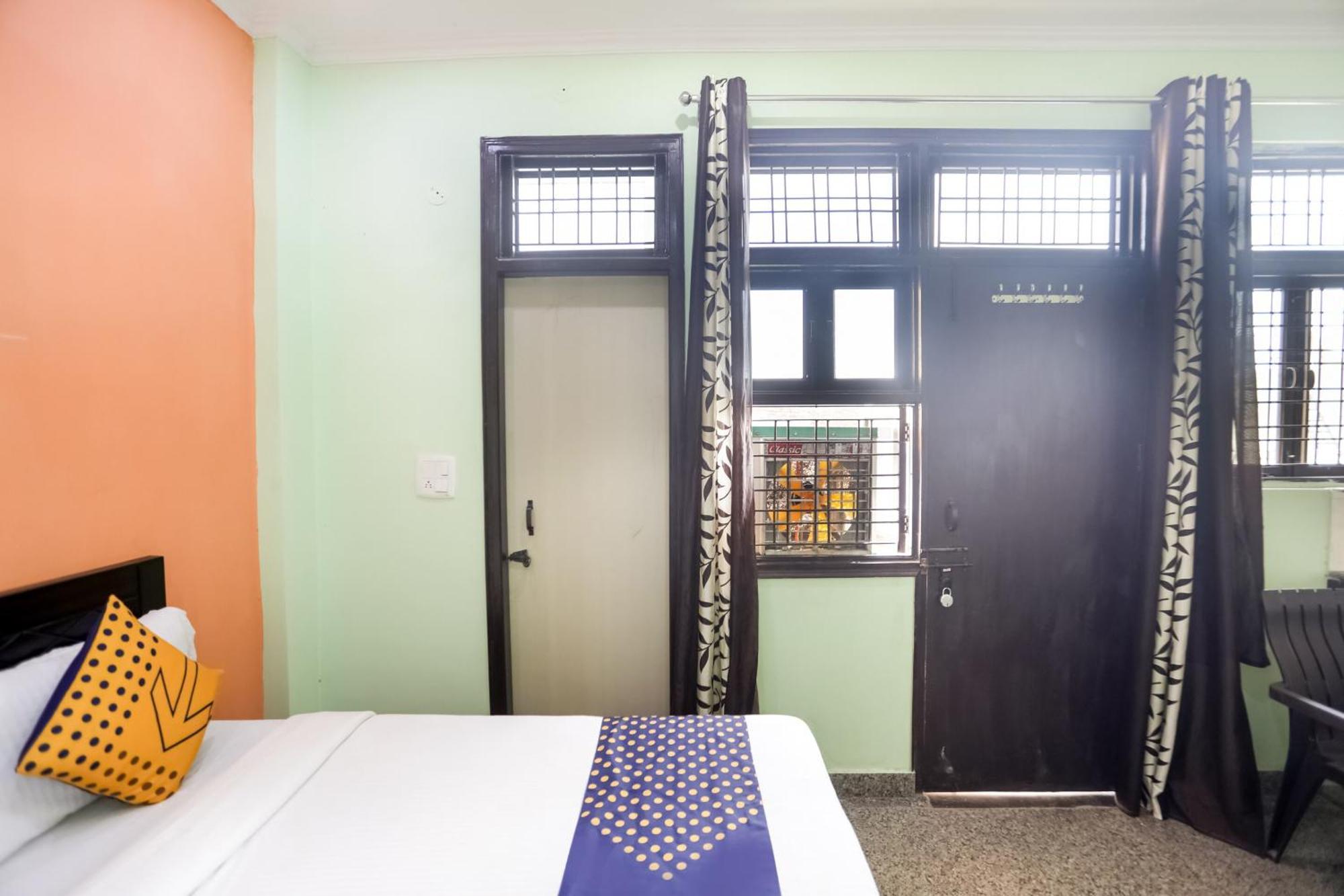 Spot On Main View Guest House Near Leisure Valley Park Gurgáon Exteriér fotografie