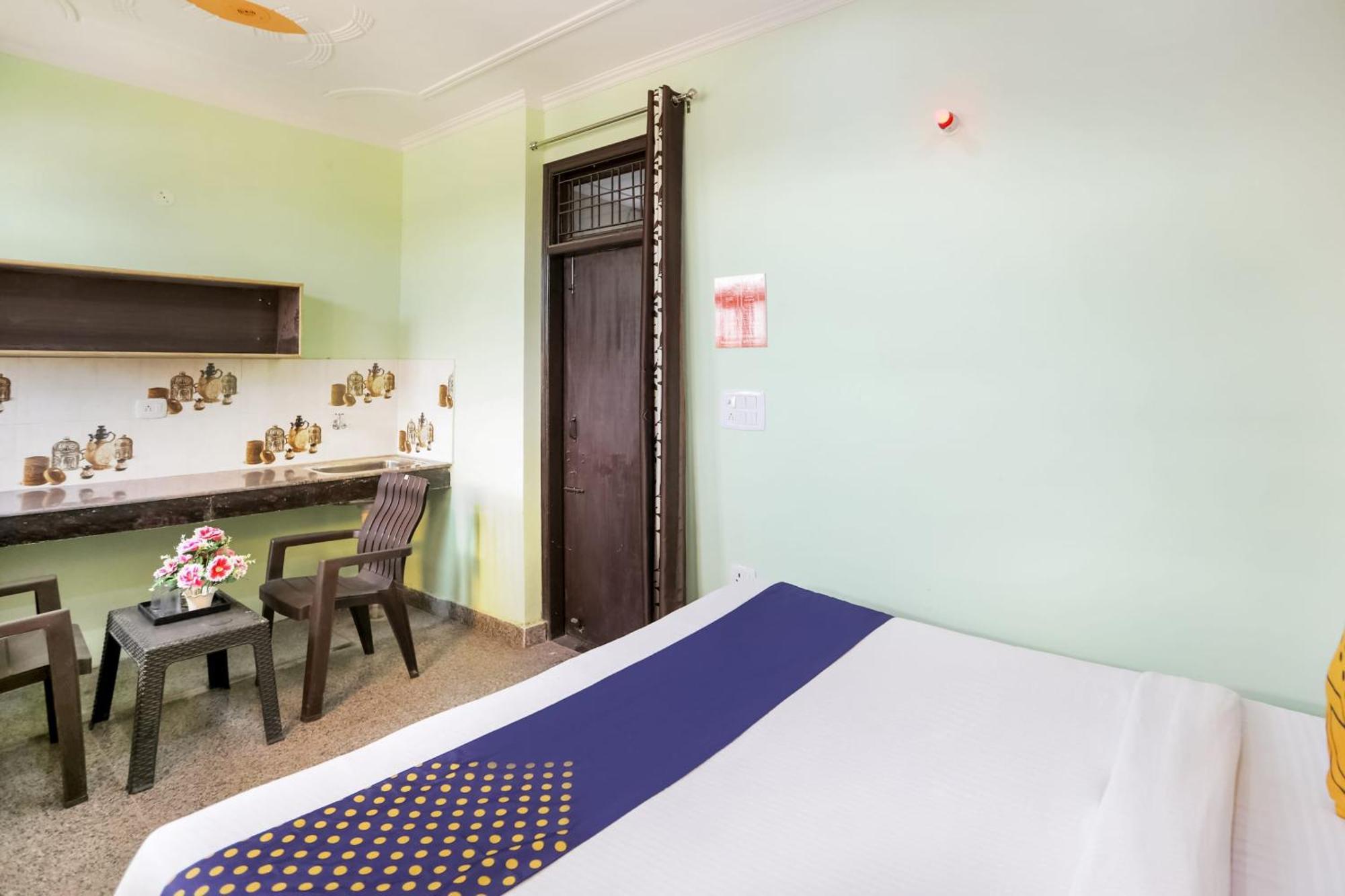 Spot On Main View Guest House Near Leisure Valley Park Gurgáon Exteriér fotografie